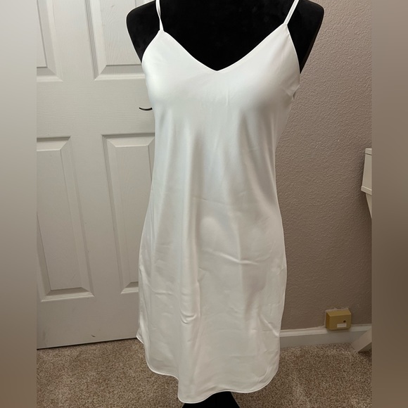 Le rose stories GRACE PEARL BEADED ROBE w/SLIP - Picture 5 of 14